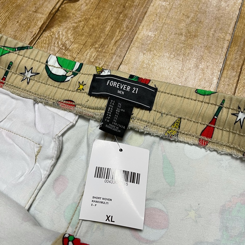 ‎Shorts - Picture 3 of 4